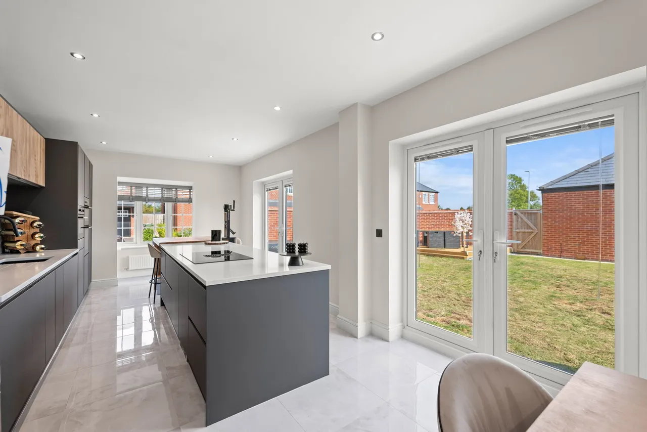 Strawberry Fields, Sutton-On-Trent, NG23, photo 4