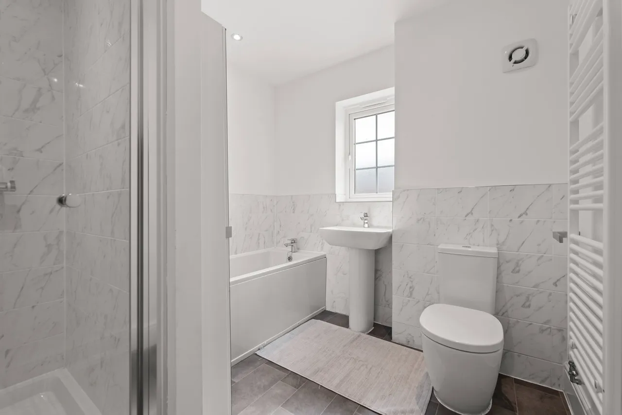 Strawberry Fields, Sutton-On-Trent, NG23, photo 19