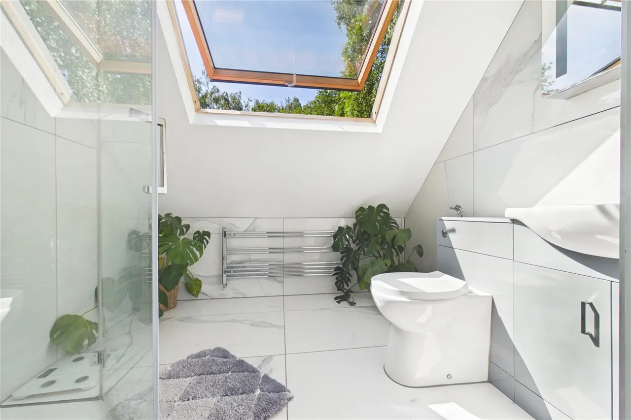 Springwood Lane, Burghfield Common, RG7, photo 9