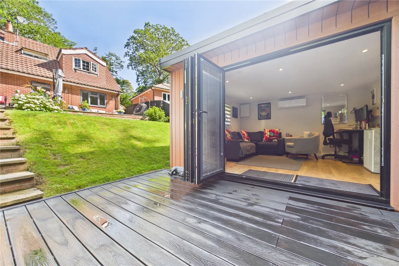 Springwood Lane, Burghfield Common, RG7, photo 29
