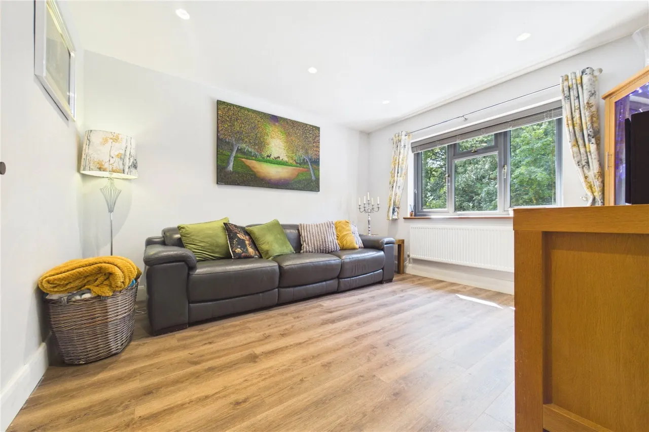Springwood Lane, Burghfield Common, RG7, photo 11