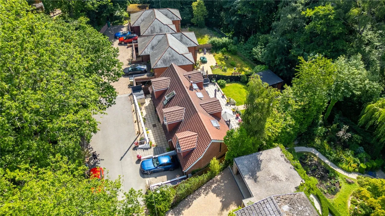 Springwood Lane, Burghfield Common, RG7, photo 27
