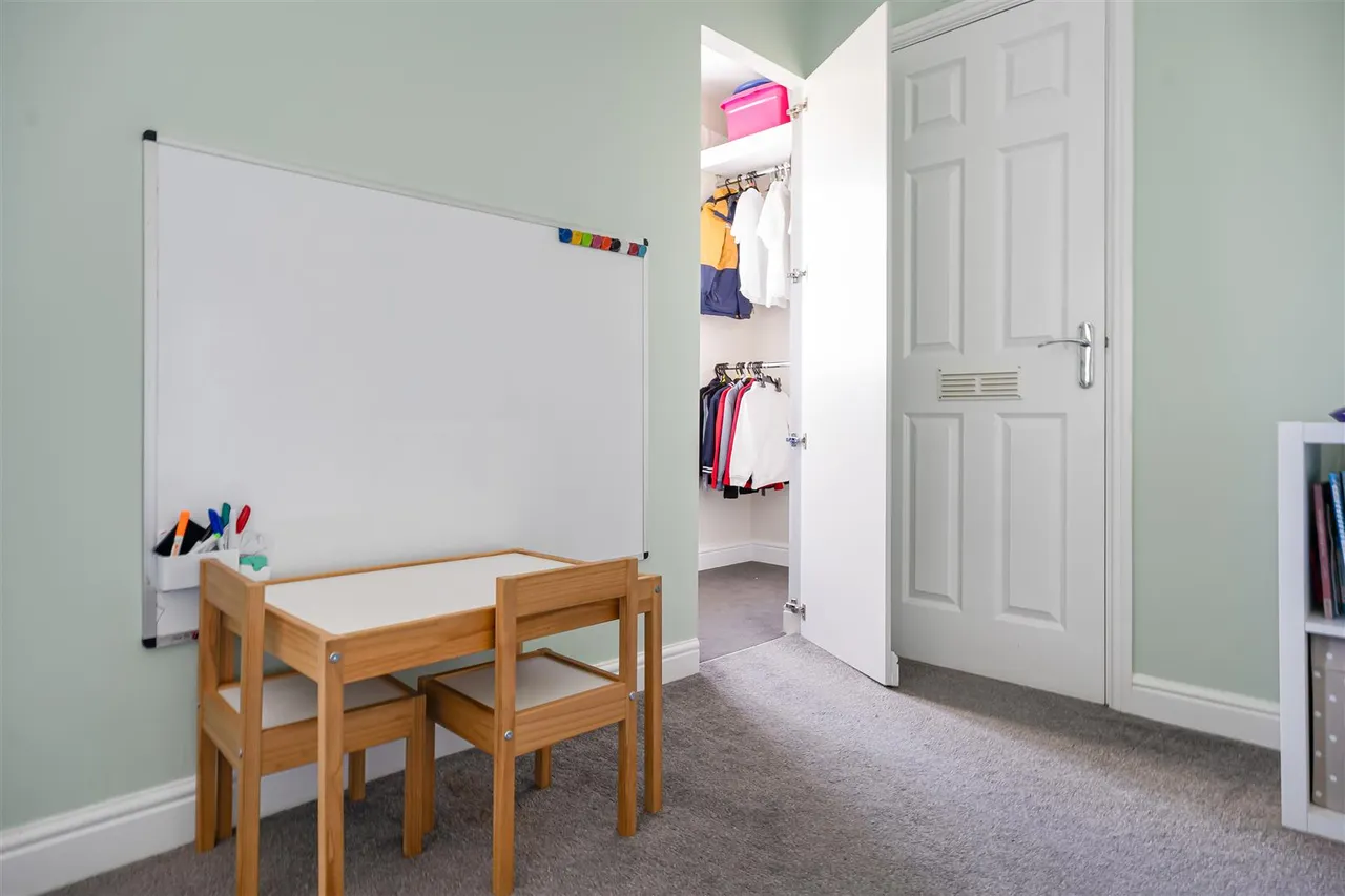 Alderton Close, Haverhill, CB9, photo 22