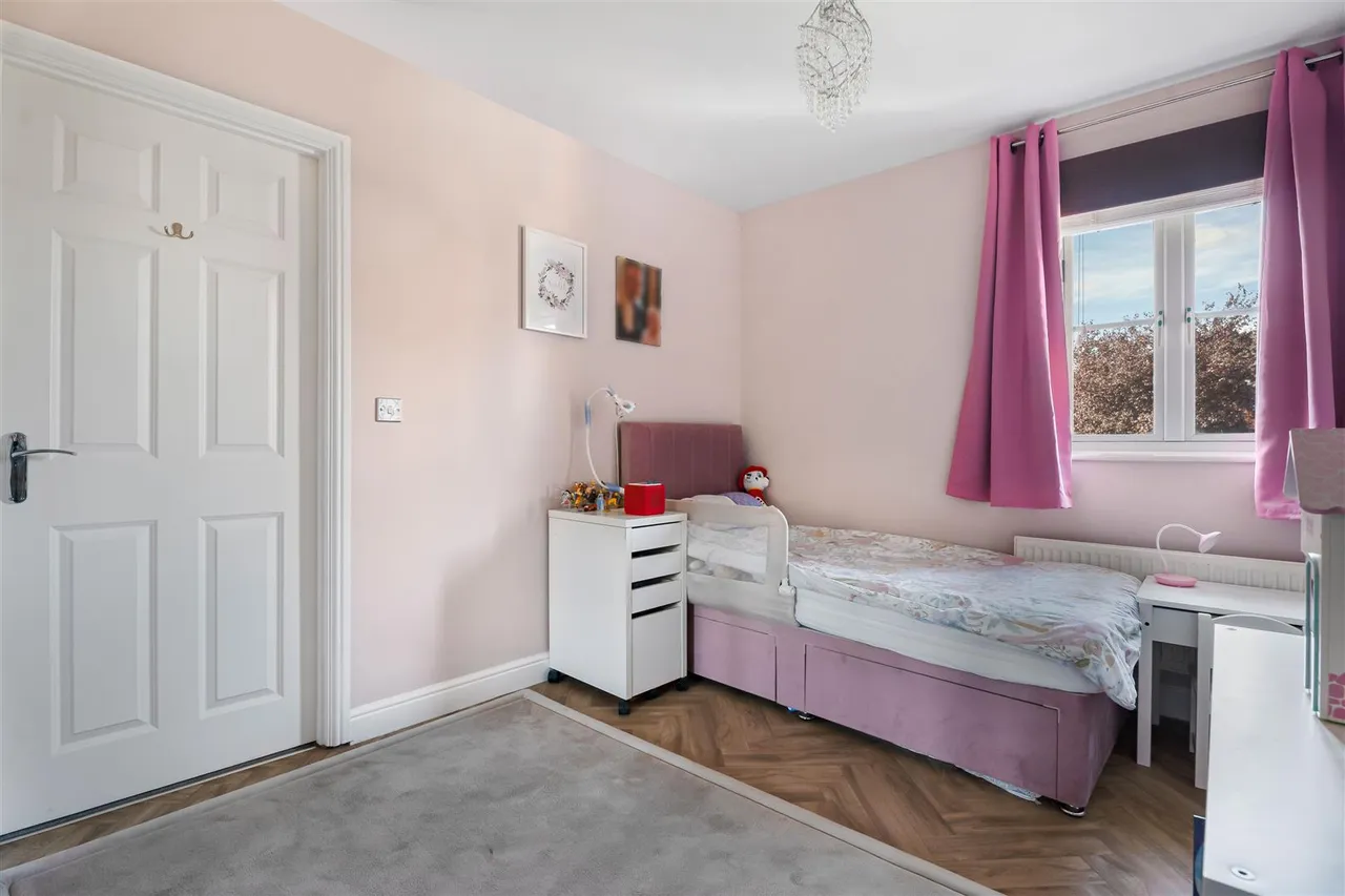 Alderton Close, Haverhill, CB9, photo 23