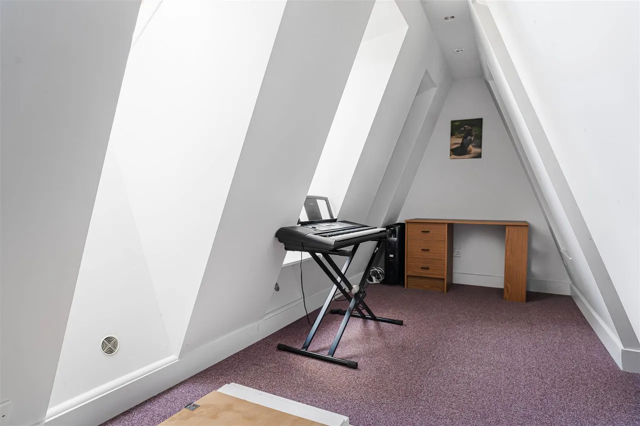 Alderton Close, Haverhill, CB9, photo 27