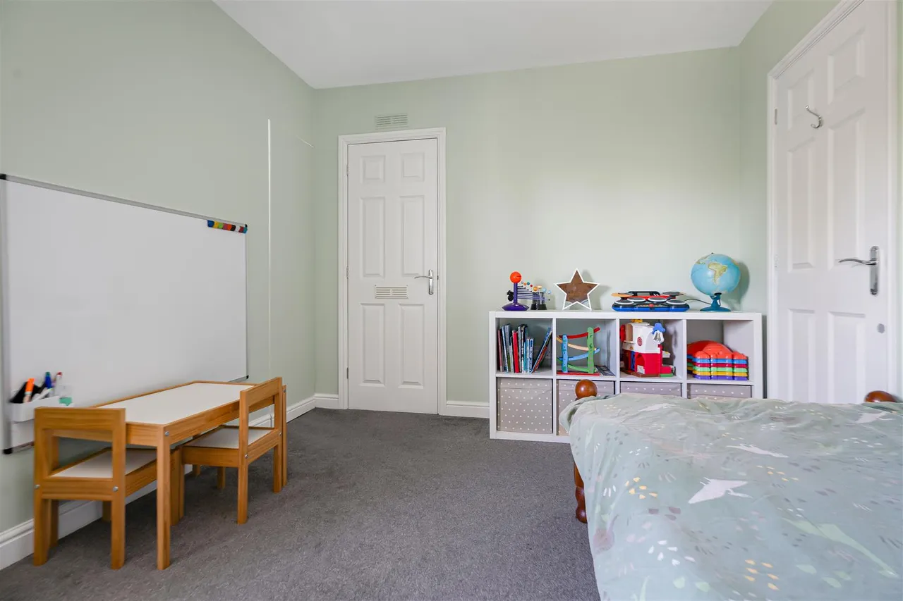 Alderton Close, Haverhill, CB9, photo 21
