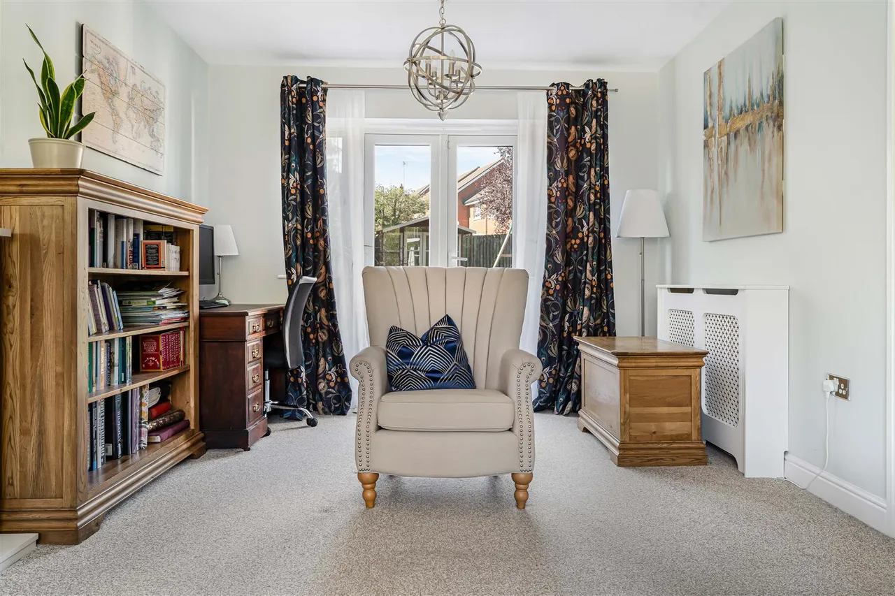 Alderton Close, Haverhill, CB9, photo 4