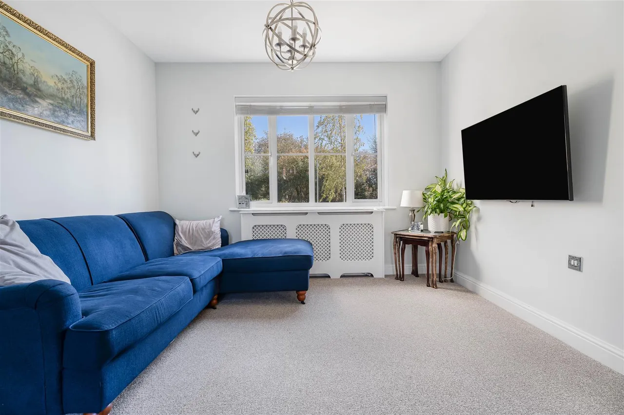 Alderton Close, Haverhill, CB9, photo 3