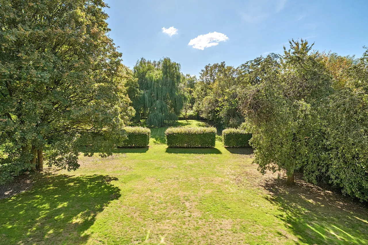 Bath Road, Marlborough, SN8, photo 6