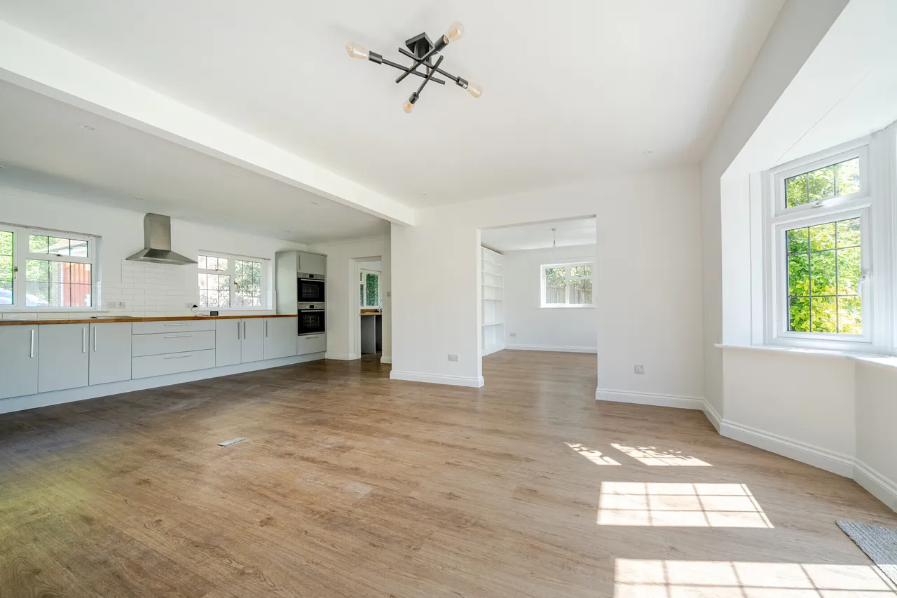 Bath Road, Marlborough, SN8, photo 10
