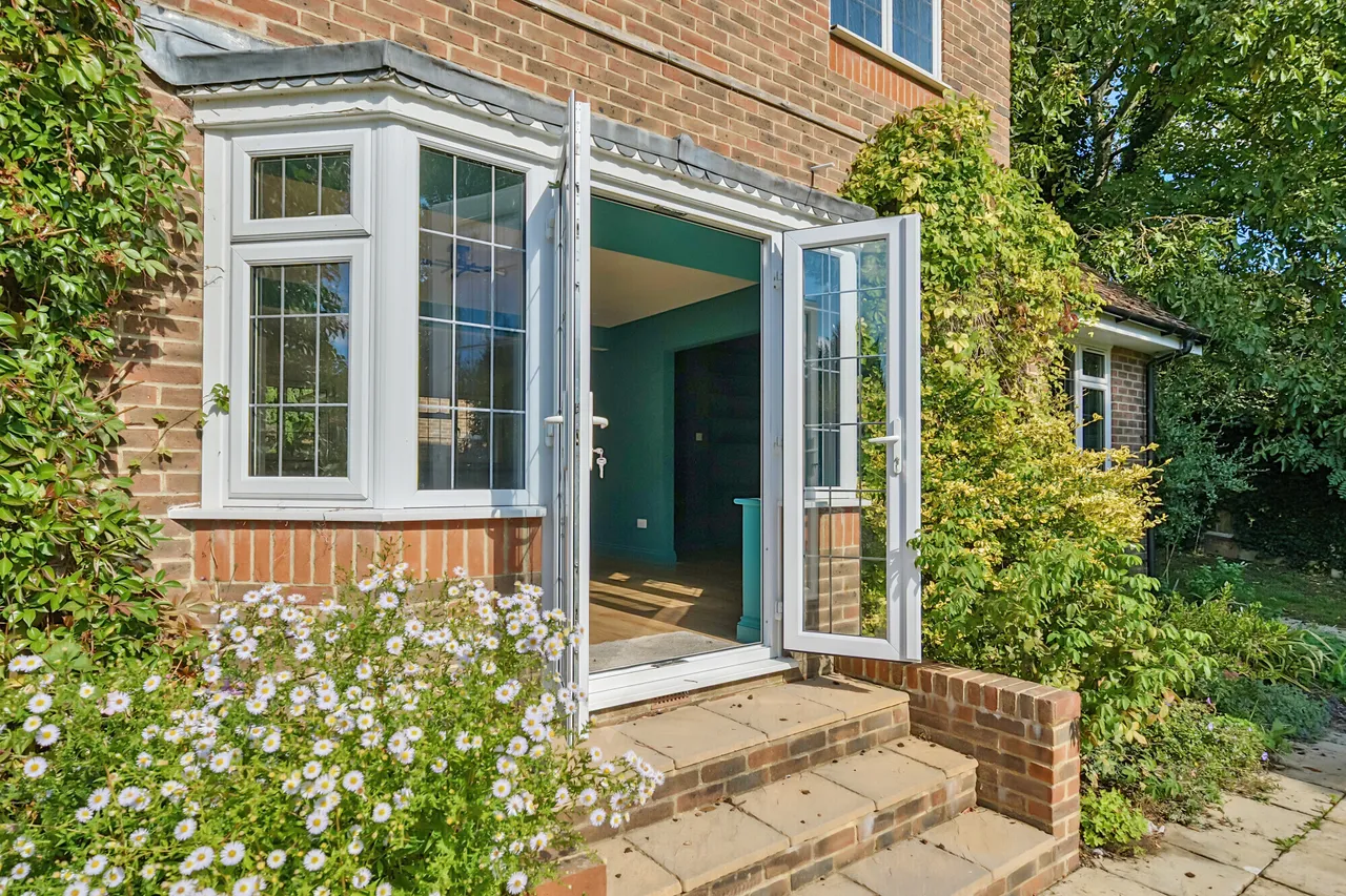 Bath Road, Marlborough, SN8, photo 12