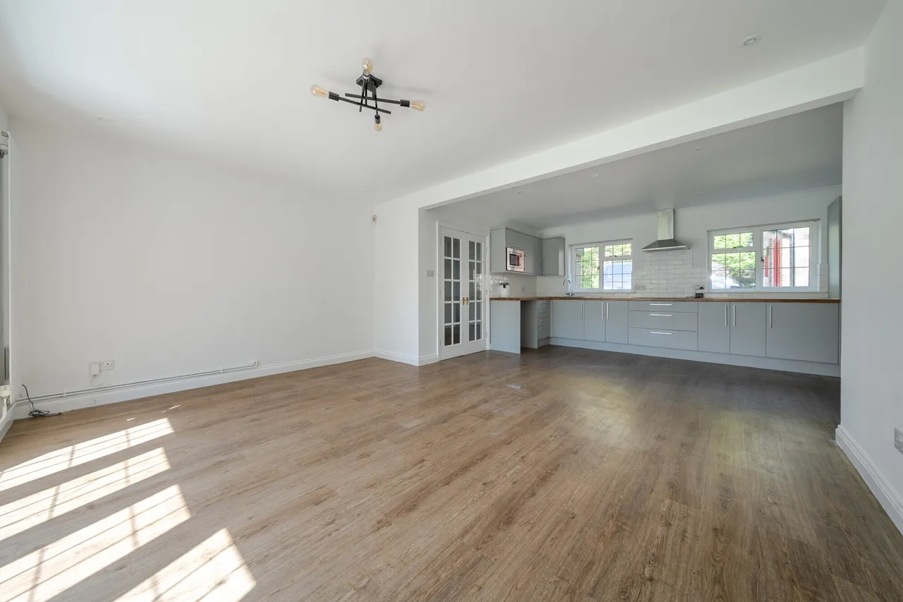 Bath Road, Marlborough, SN8, photo 9