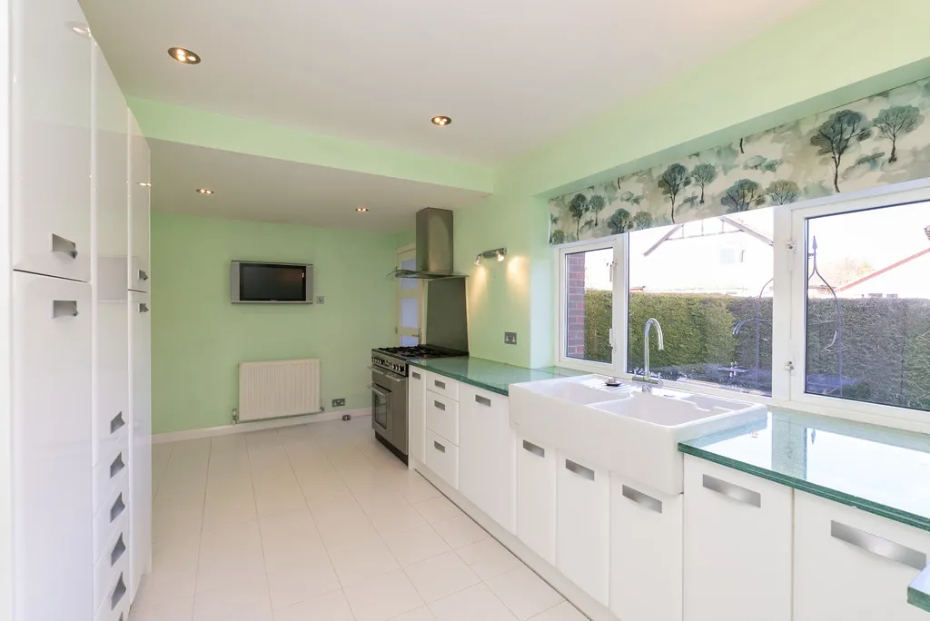 The Borough, Brockham, RH3, photo 3