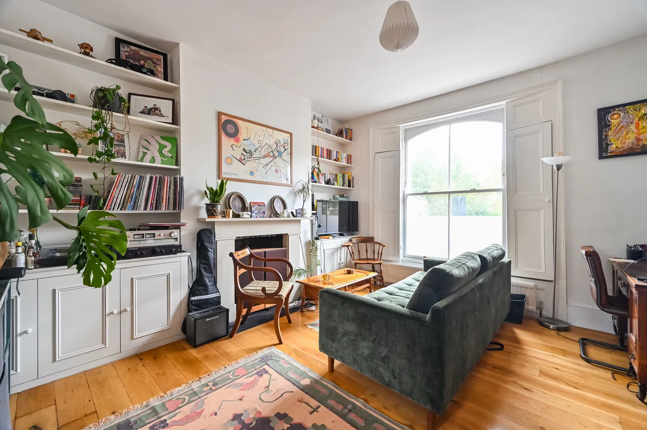 1 bed flat to rent — 58b Arundel Square, London