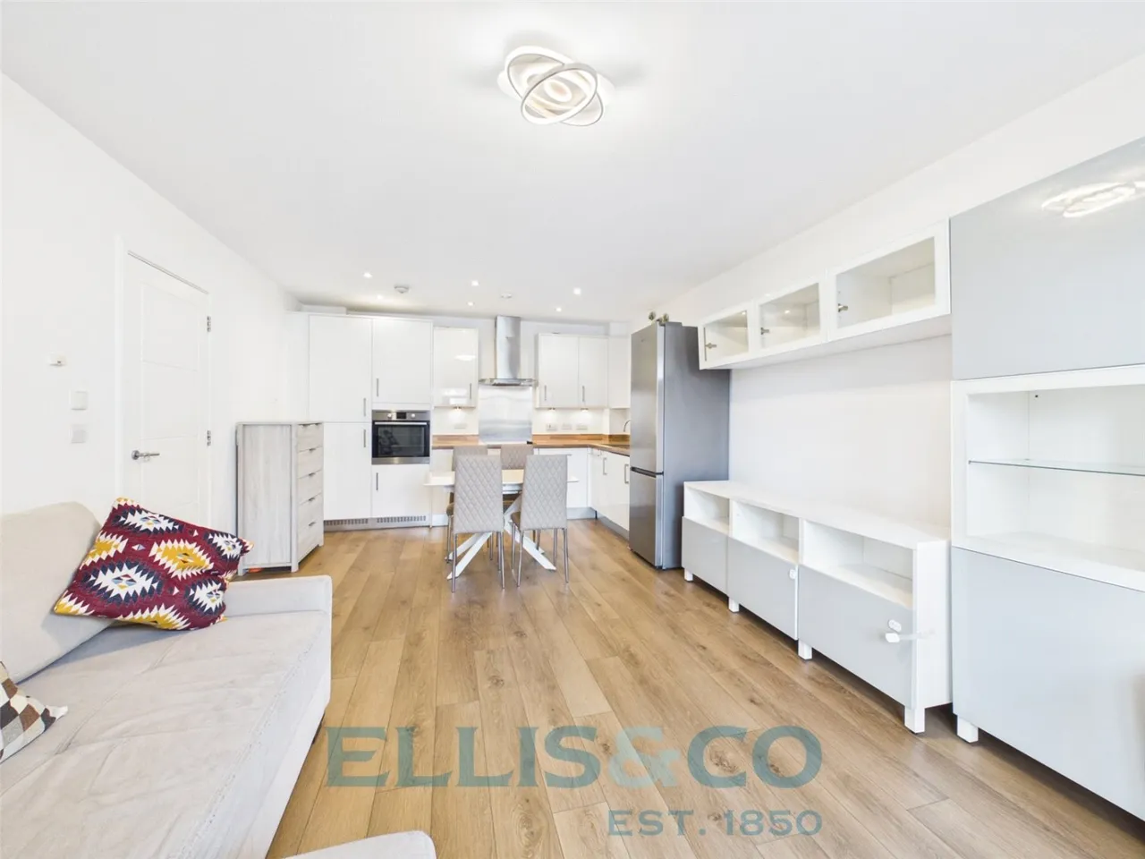 Sovereign Way, Tonbridge, TN9, photo 4