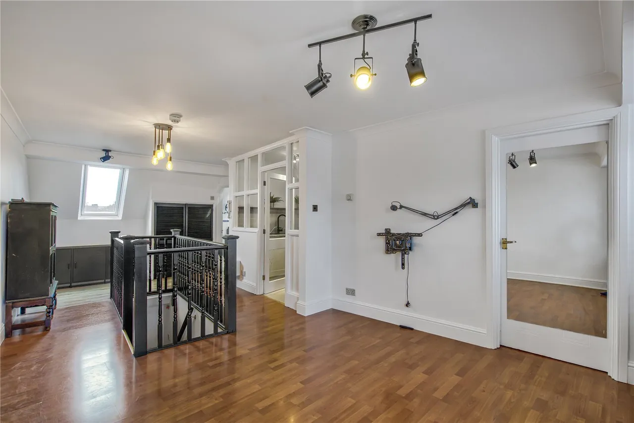 1 bed flat to rent — Earls Court Road, London, SW5