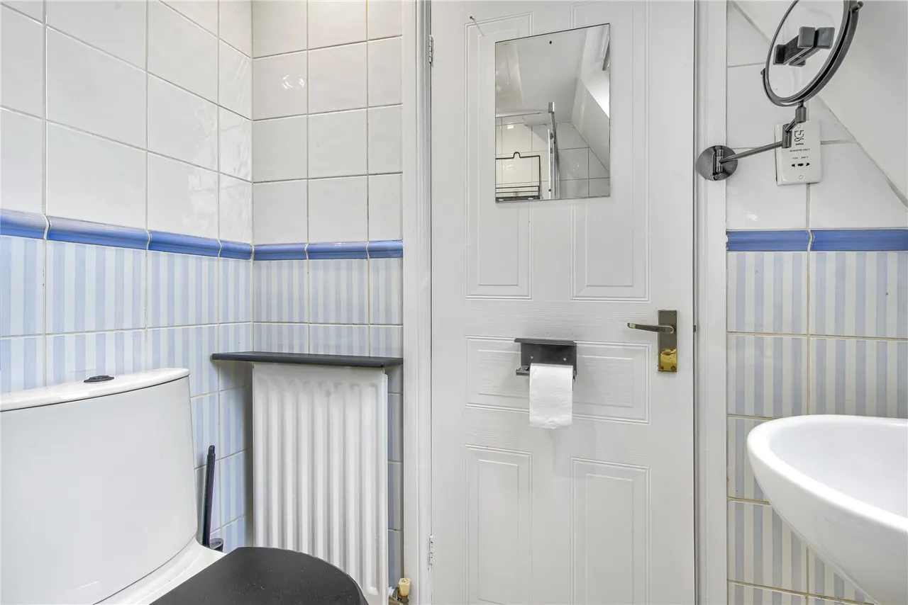 Earls Court Road, London, SW5, photo 11