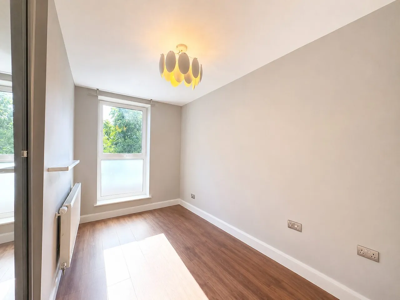 Loch Crescent, Nevis Court, HA8, photo 9