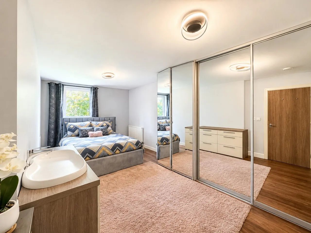 Loch Crescent, Nevis Court, HA8, photo 3