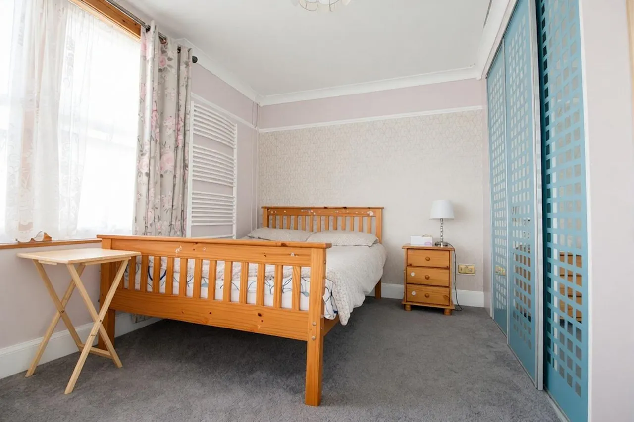Rosebery Street, SN1, photo 5