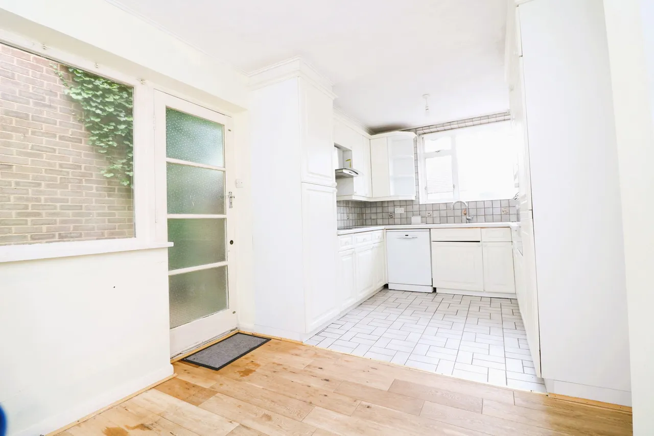 Ben Hale Close, Stanmore, HA7, photo 6