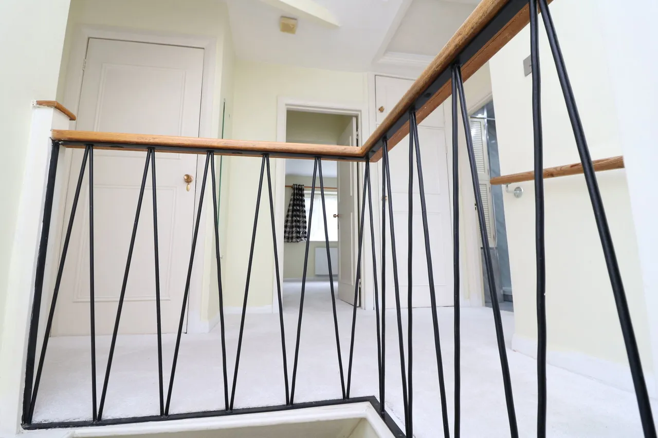Ben Hale Close, Stanmore, HA7, photo 11