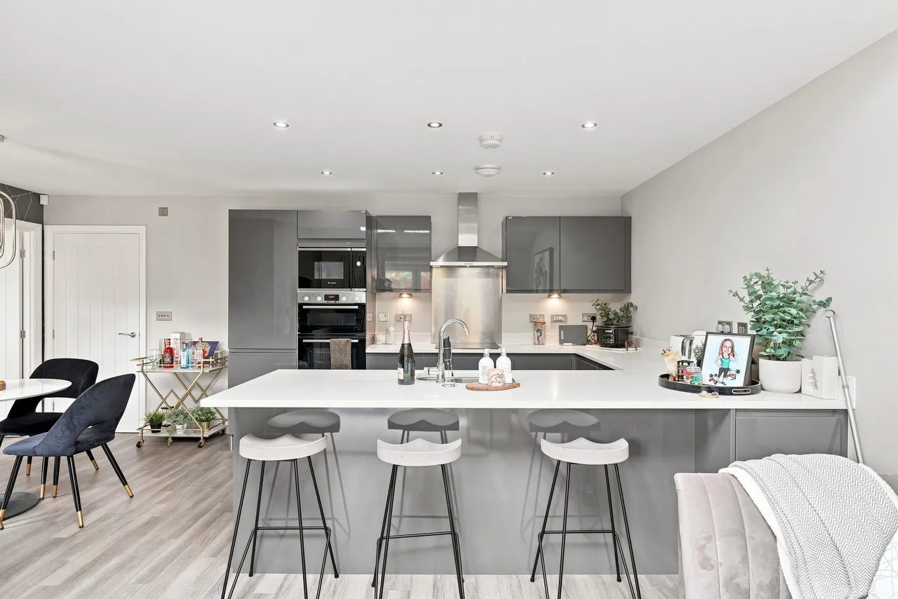 Norton Road, Mosley Common, M28, photo 13