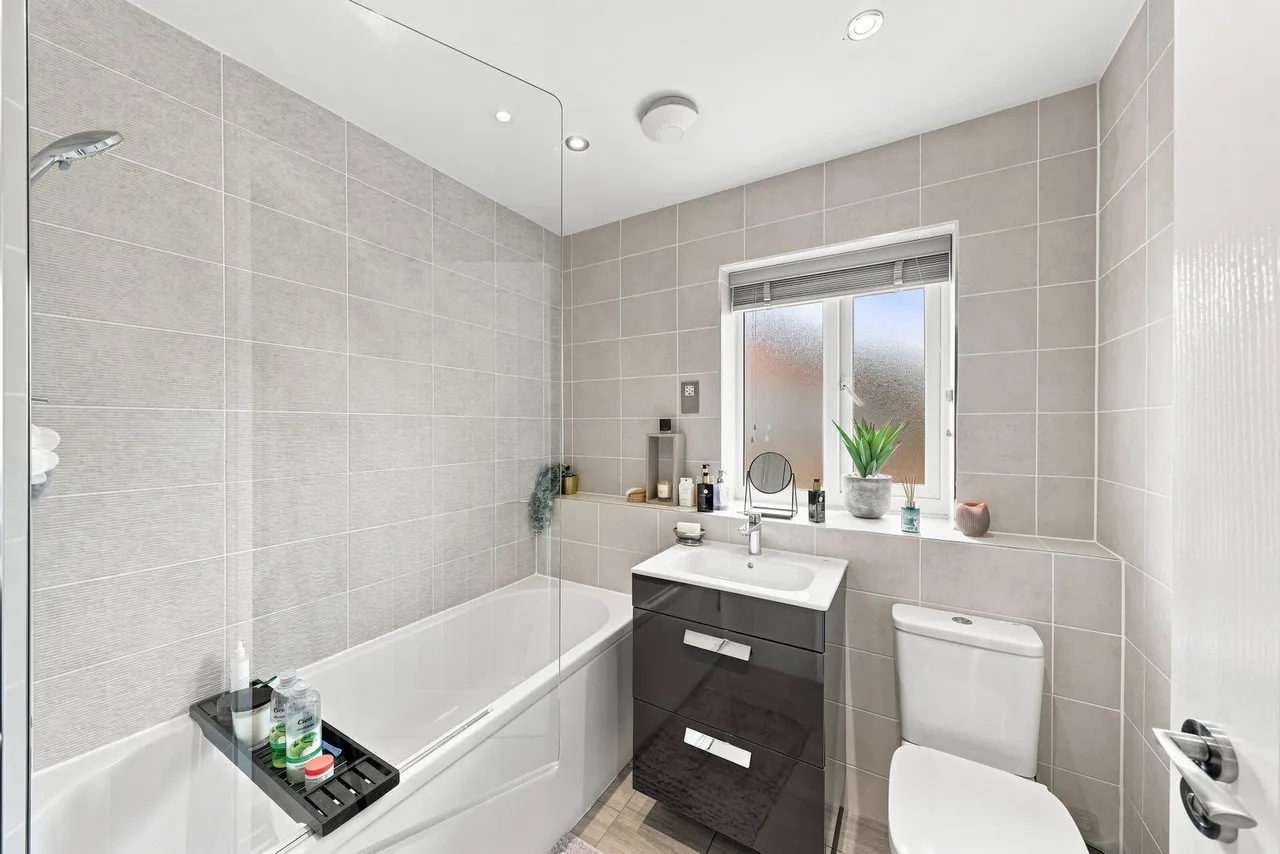 Norton Road, Mosley Common, M28, photo 24