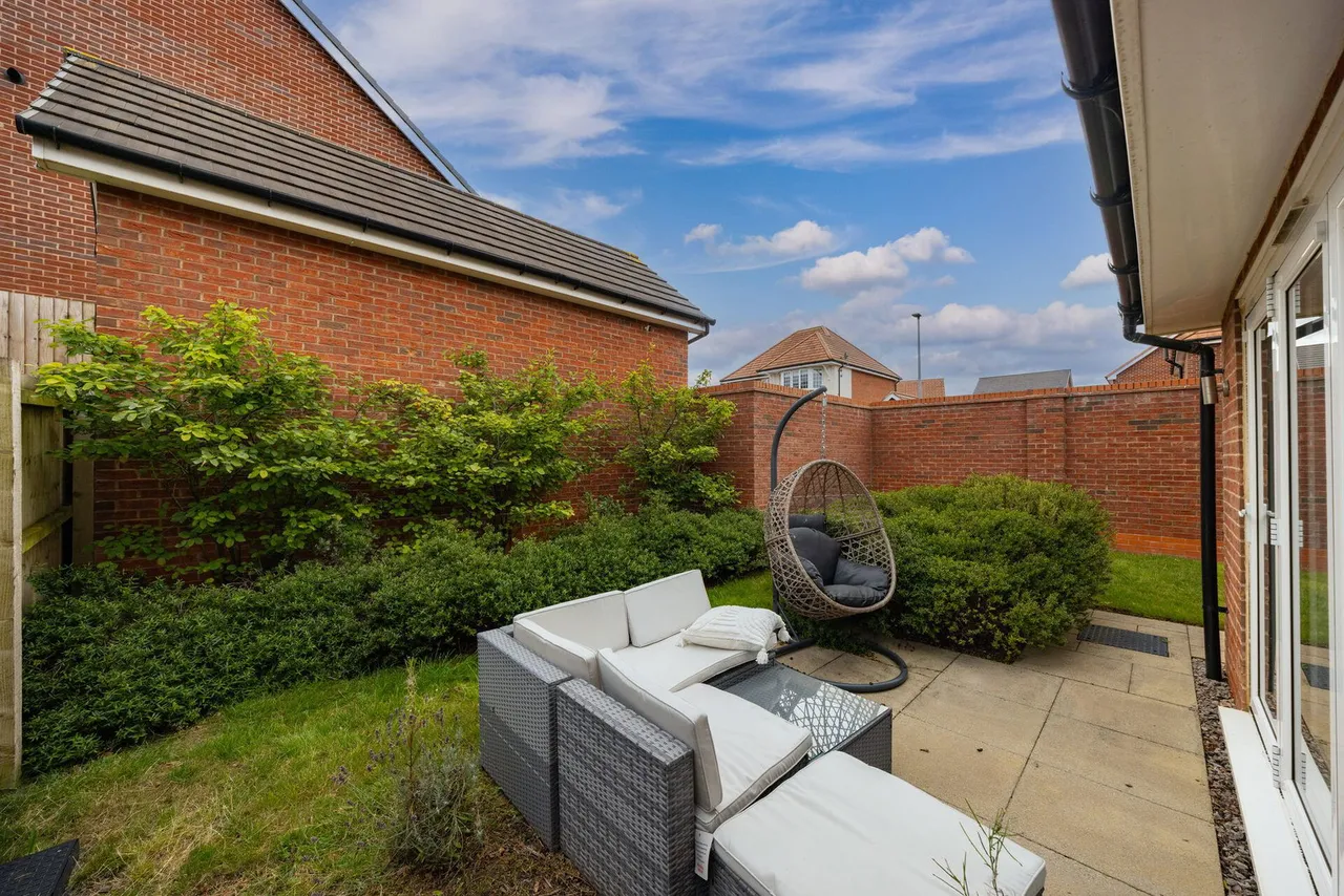 Norton Road, Mosley Common, M28, photo 35