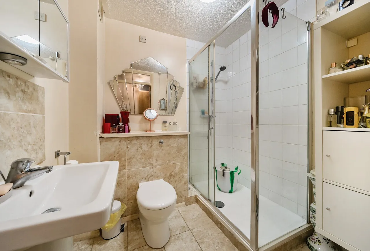 Chatsworth Place, Mitcham, CR4 4NG, photo 9