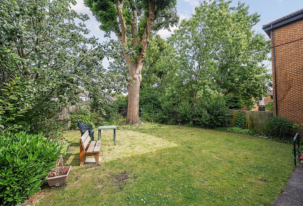 Chatsworth Place, Mitcham, CR4 4NG, photo 6