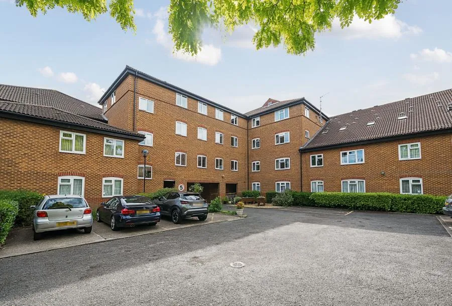 Chatsworth Place, Mitcham, CR4, photo 3