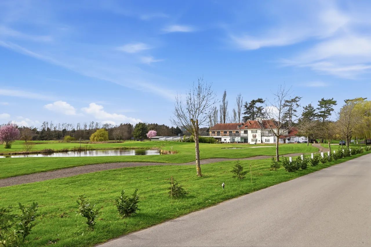 Abridge Road, IG7, photo 14
