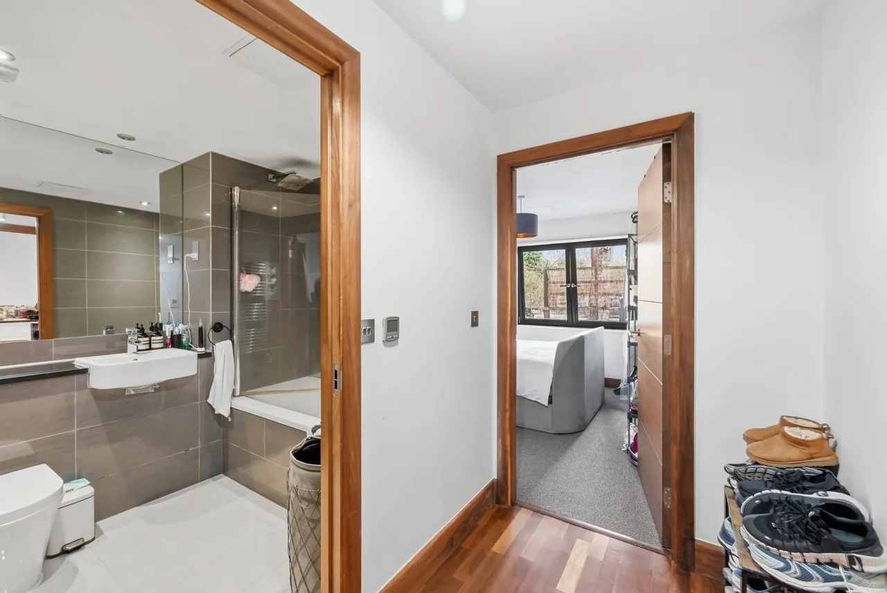 Abridge Road, IG7, photo 6