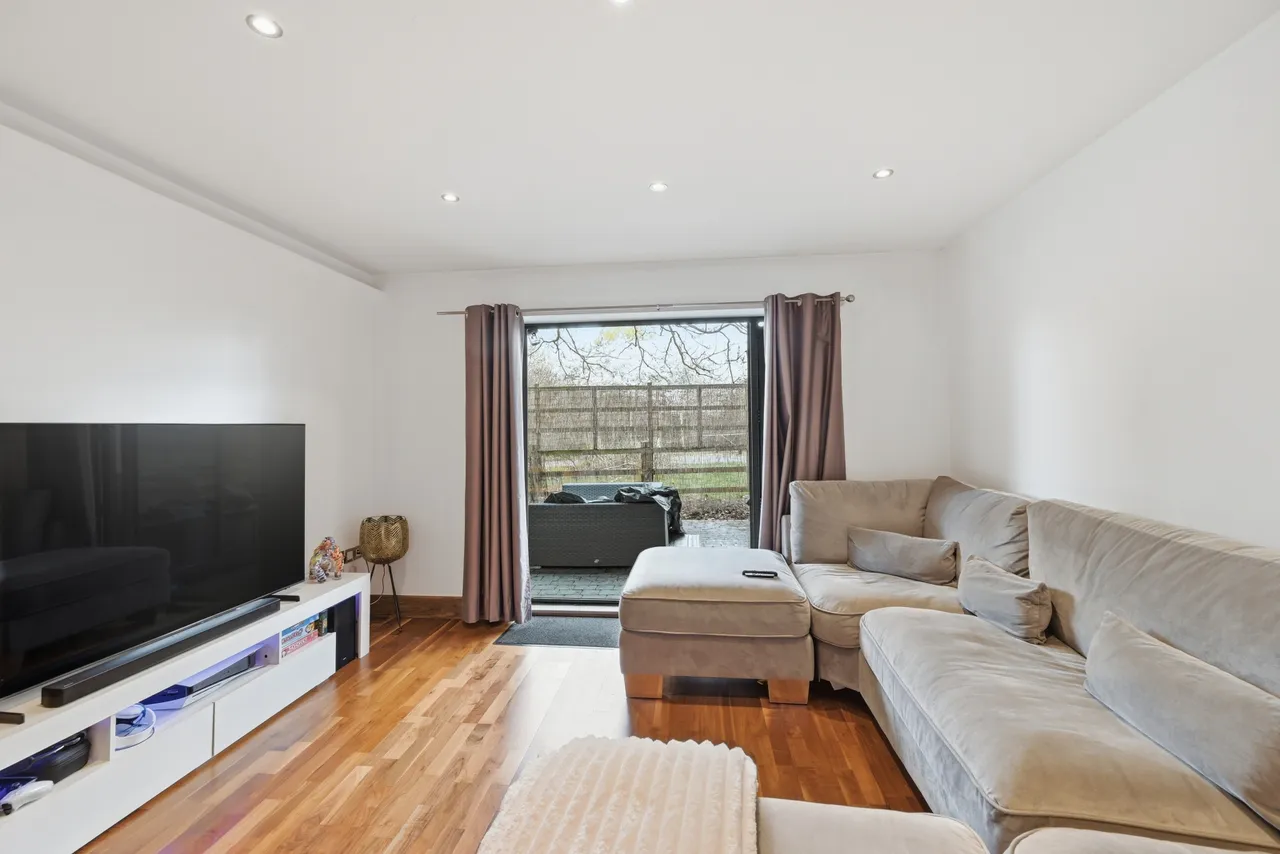 Abridge Road, IG7, photo 4
