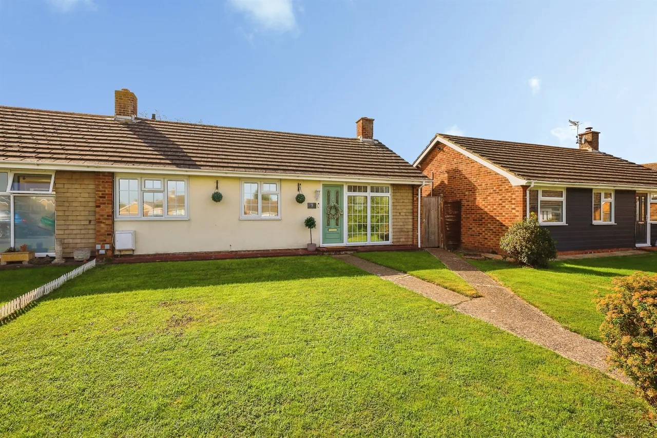 2 bed house for sale, Hawksbridge Close, Eastbourne, BN22