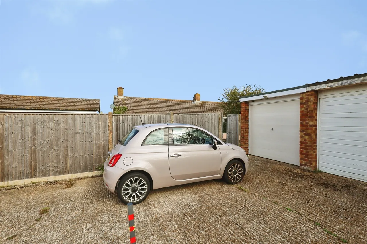 Hawksbridge Close, Eastbourne, BN22, photo 21