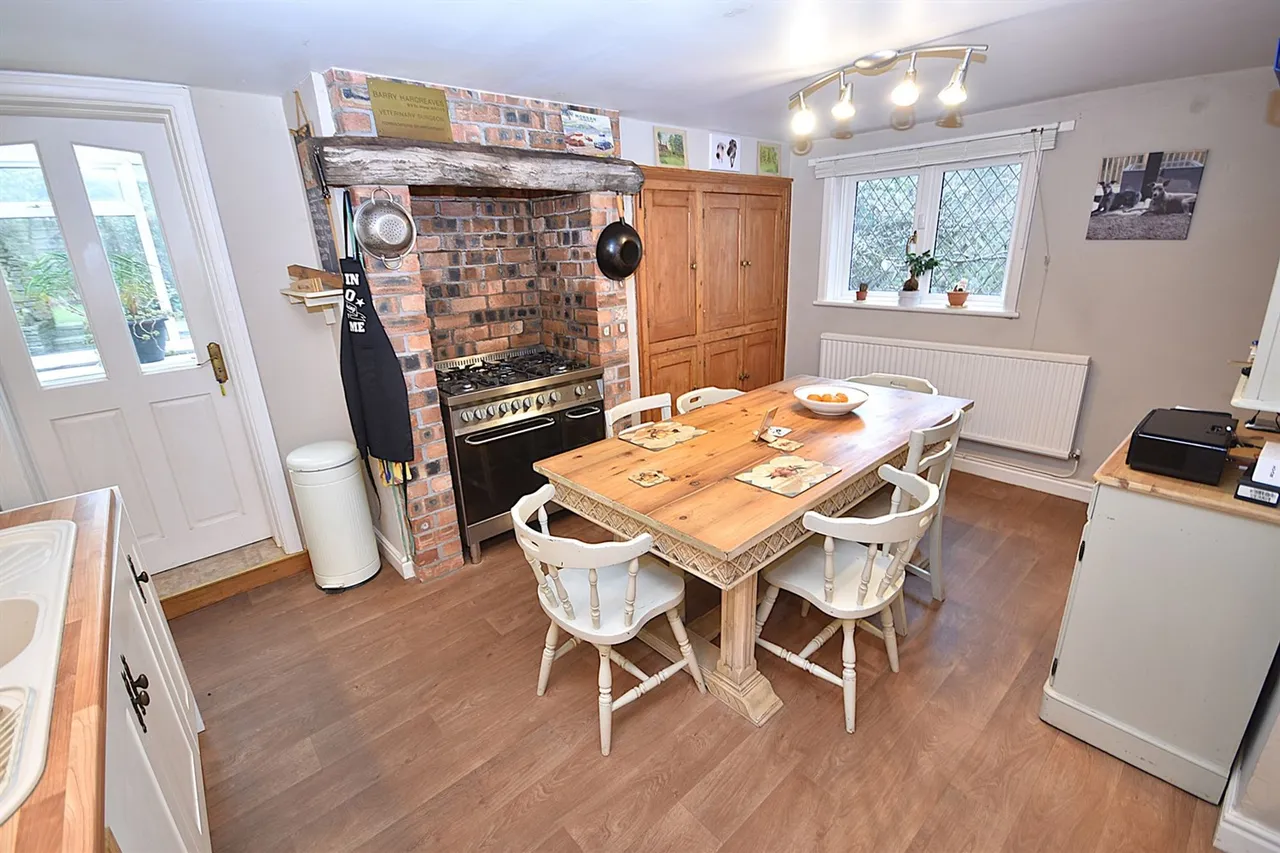Chester Road, Macclesfield, photo 4