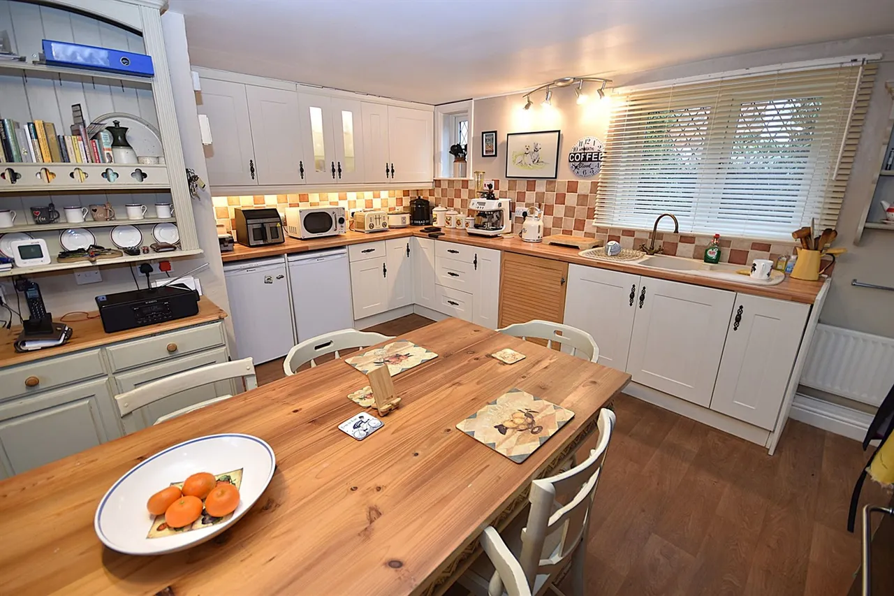 Chester Road, Macclesfield, photo 5