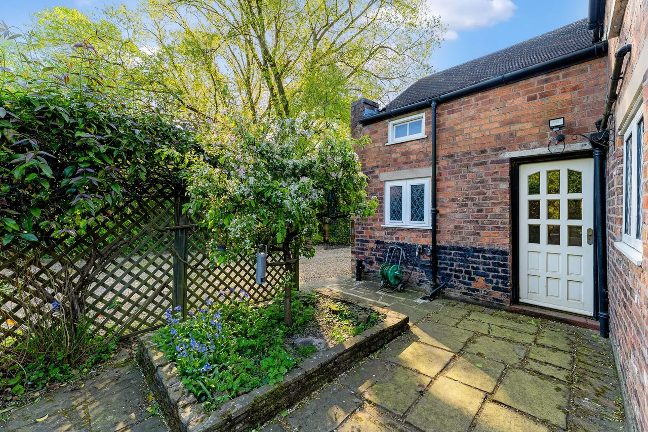 Chester Road, Macclesfield, photo 30