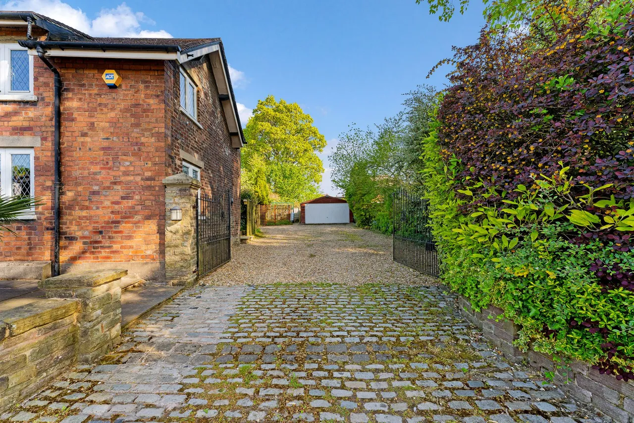 Chester Road, Macclesfield, photo 21