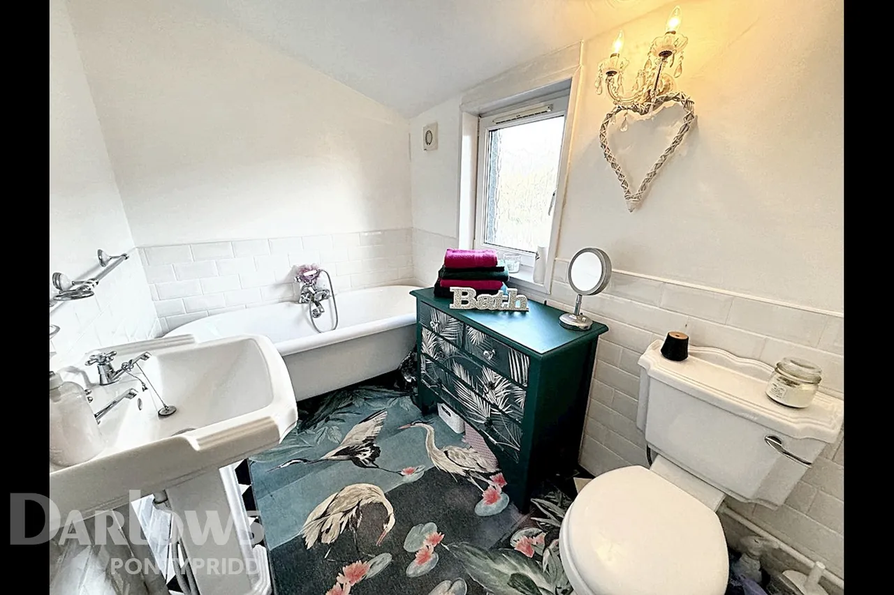 Clarence Street, Mountain Ash, photo 15