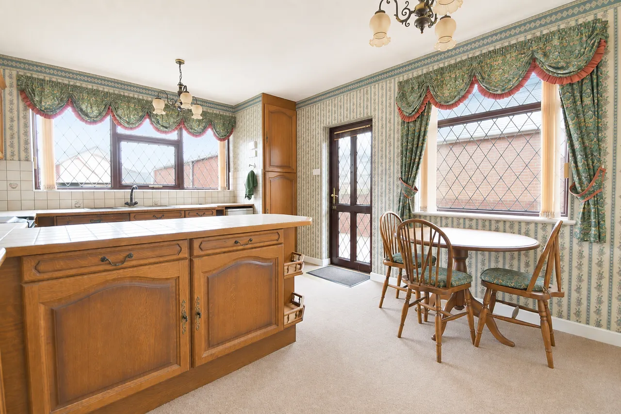 Glebe Avenue, Smalley, DE7, photo 2