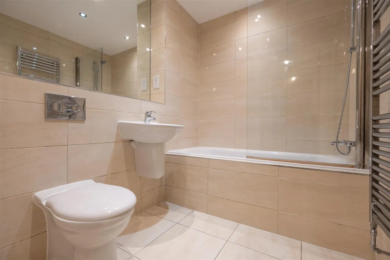Swan Road, West Drayton, UB7, photo 9