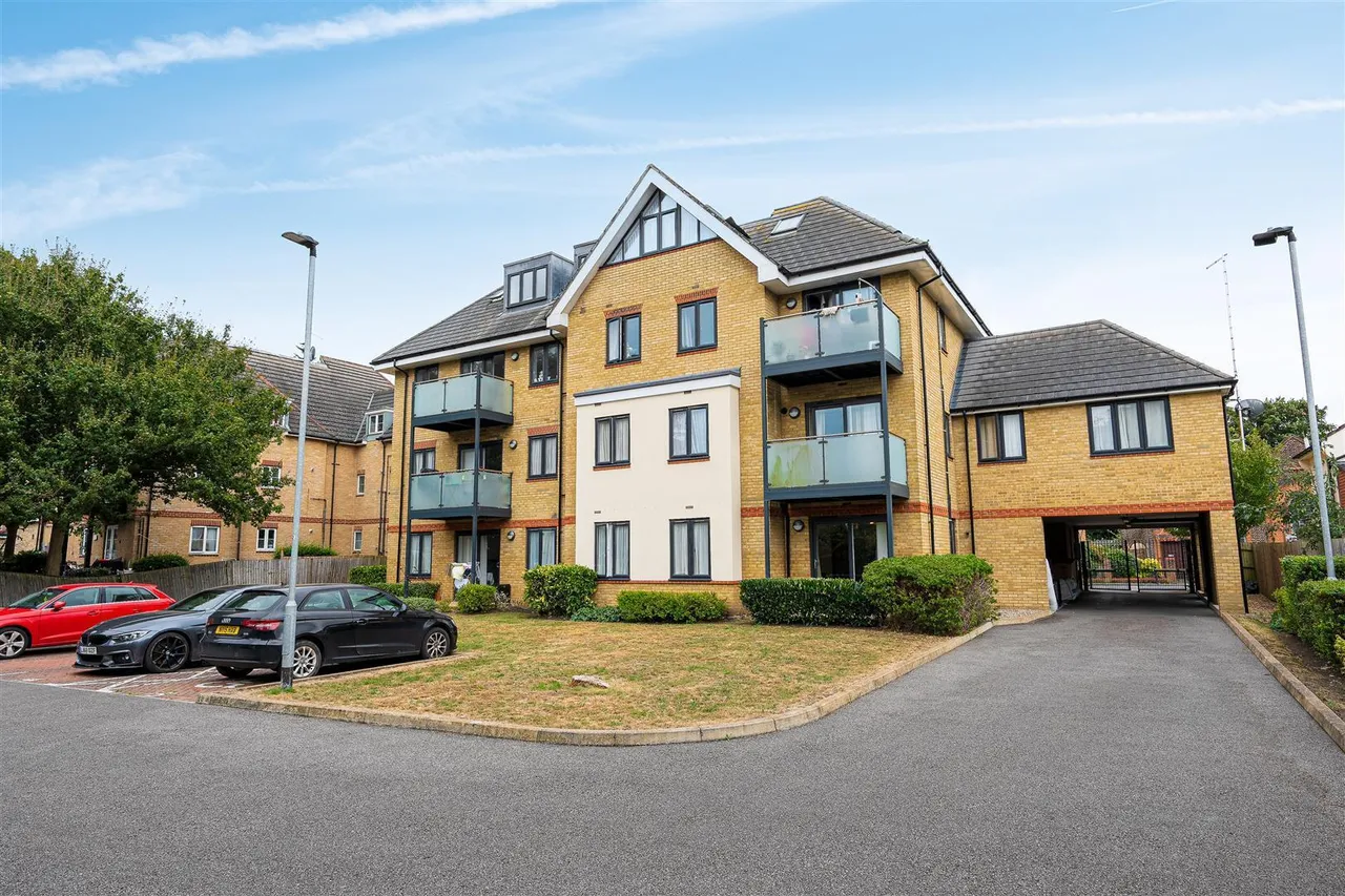 Swan Road, West Drayton, UB7, photo 11