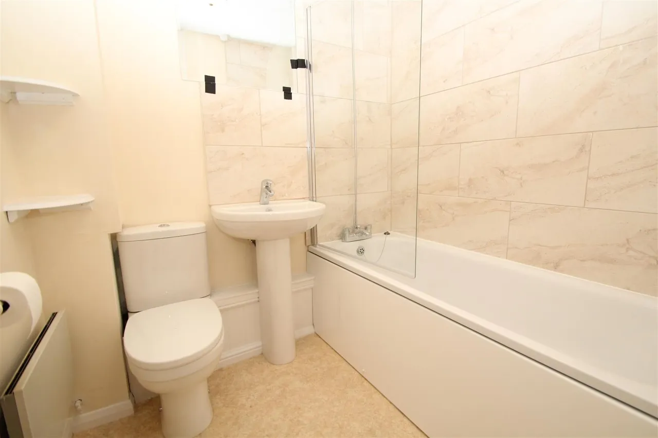 West Wycombe Road, High Wycombe, HP12, photo 6