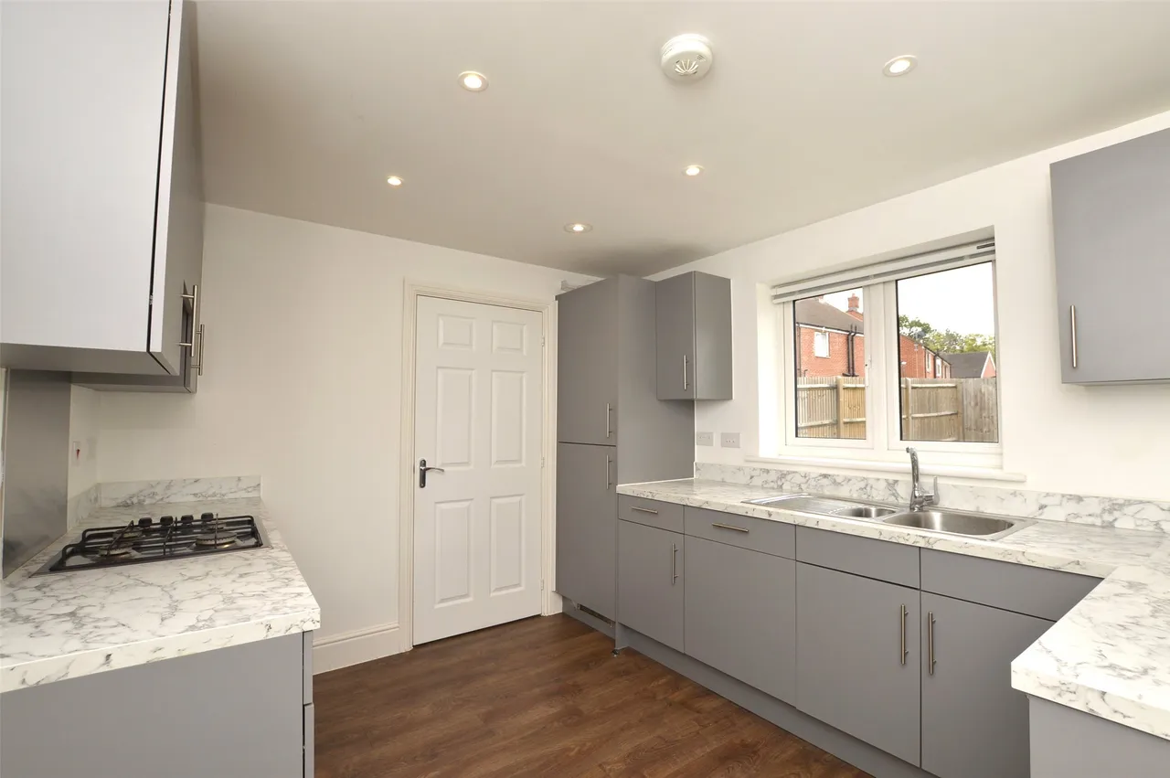 Gratton Road, Horley, RH6 8NW, photo 6