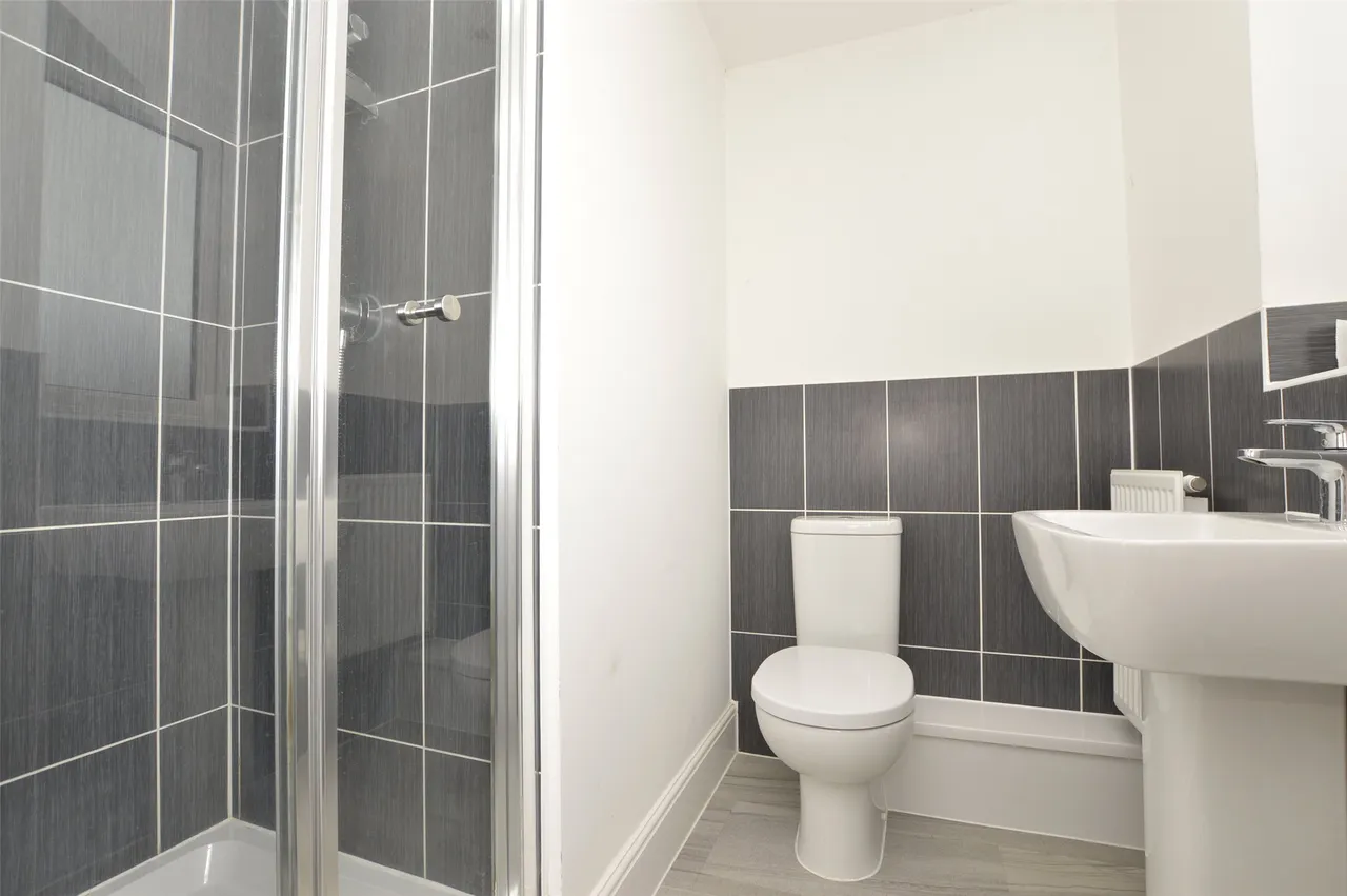 Gratton Road, Horley, RH6 8NW, photo 5