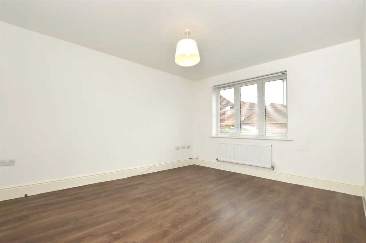 Gratton Road, Horley, RH6 8NW, photo 8