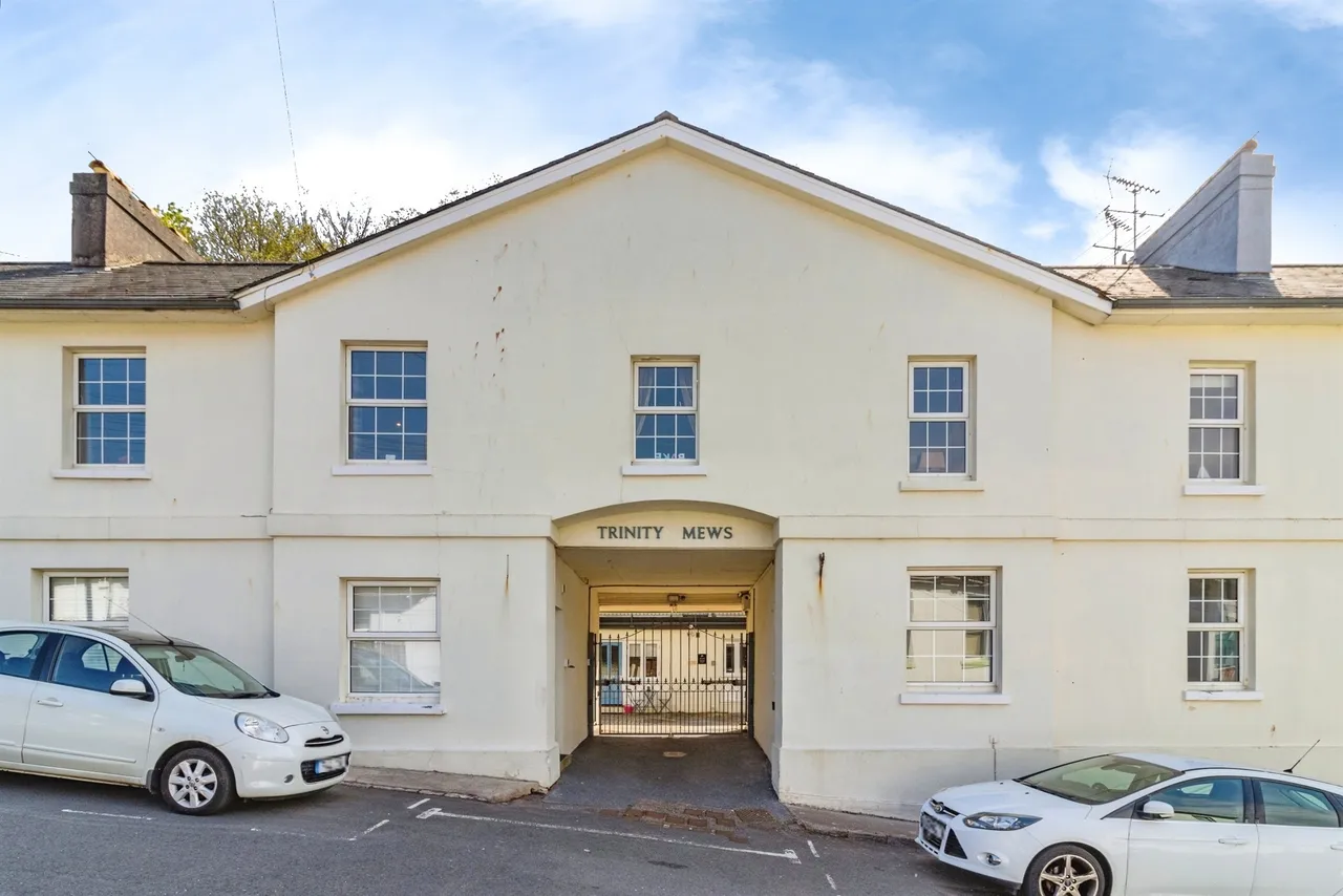 2 bed flat for sale, Trinity Mews, Torquay, TQ1